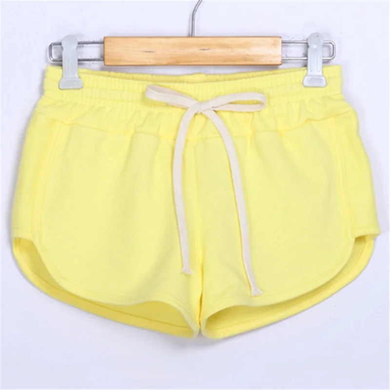 Распродажа Йога джогонг Drawstring Спортивные шорты Для женщин свободные хлопковые элистичные, средней, посадки для мальчиков однотонные шорты, Карамельный цвет женский Фитнес шорты