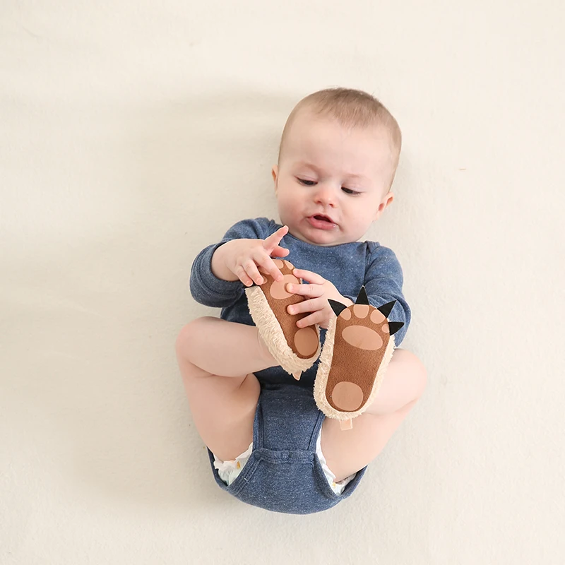 Очаровательные тапочки для младенцев Вязаные маленьких мальчиков и девочек