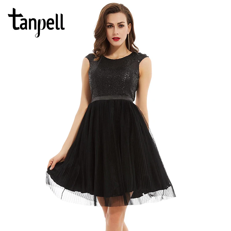 

Tanpell scoop backless cocktail dress black sleeveless knee length a line gown cheap lady sequined pleats short cocktail dresses