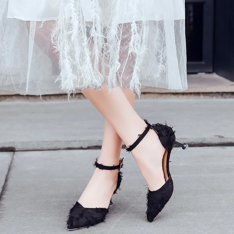 Женские свадебные туфли белые модельные с ремешком на щиколотке женские лодочки