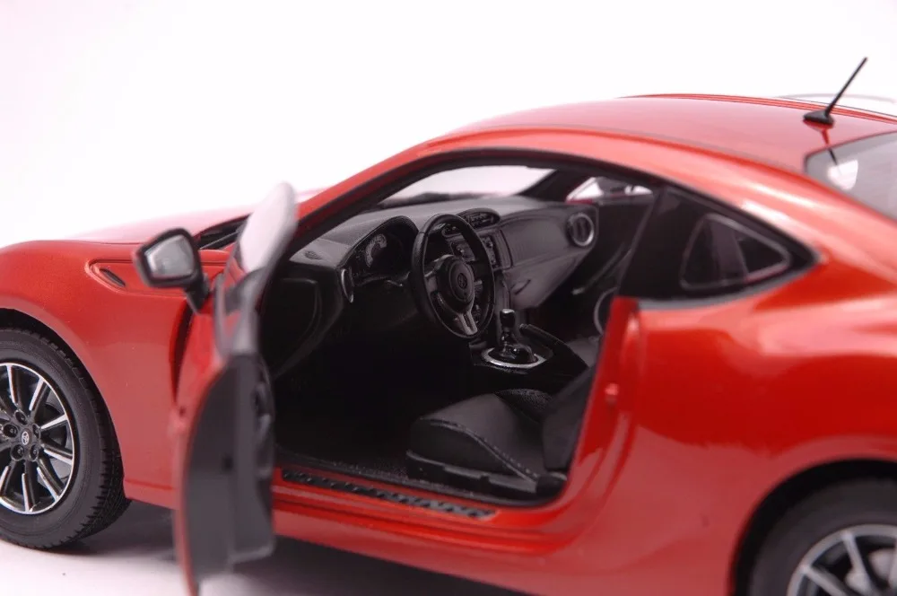 1:18 литья под давлением модель для Toyota GT86 красный купе сплав игрушечный автомобиль миниатюрная коллекция подарок Pulsar