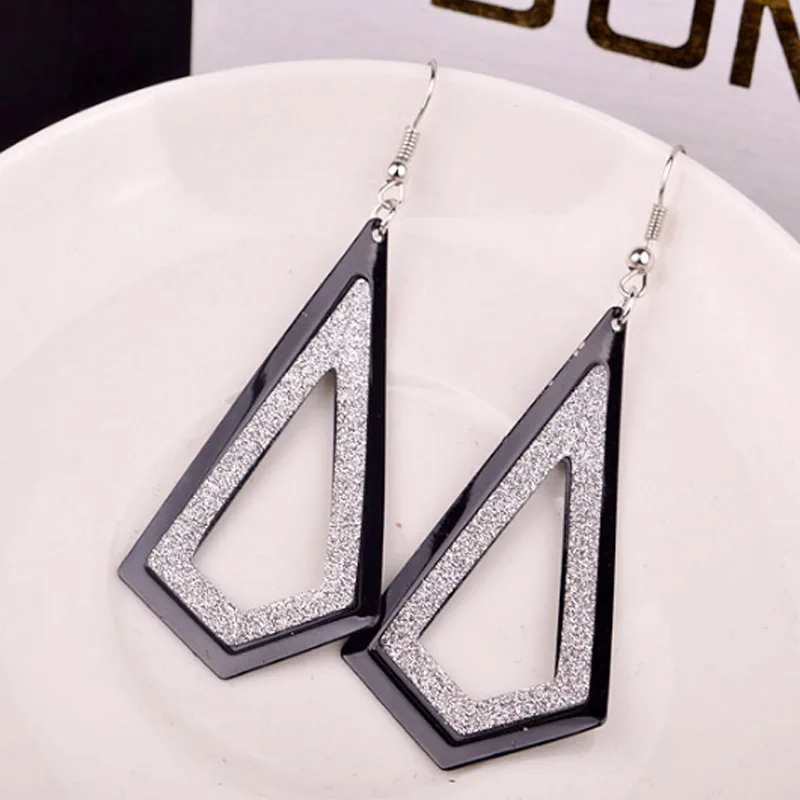 

Fashion Retro Women Alloy Elegant Drop Earrings Hollow Jewelry Geometric Long Pendant Dangle Earring Gifts Drop Shipping
