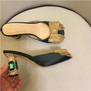 Dark Green Роскошные шлепанцы на каблуке со стразами; женская обувь золотистого цвета с большим бантом-бабочкой из атласа хорошего качества с открытым носком; Новинка года; женская верхняя одежда - Цвет: Dark Green