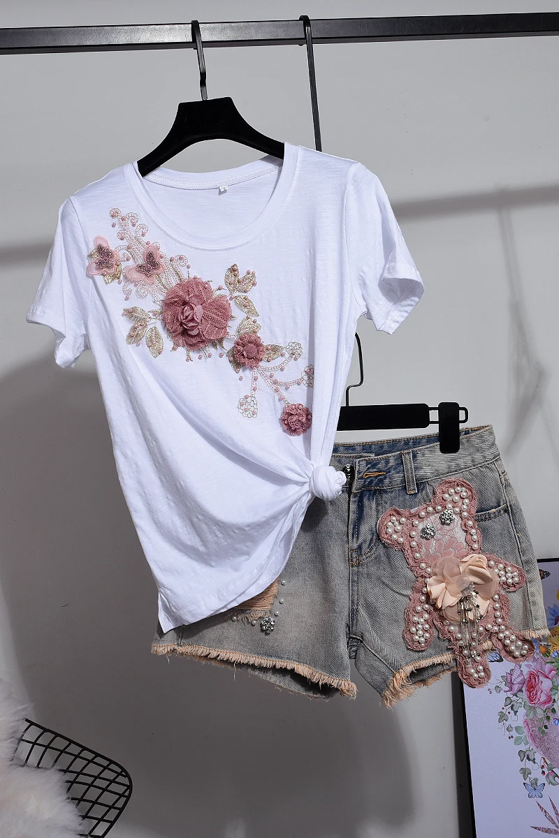 Denim Shorts Pants Suits Summer 2019 Woman Newv Flowers Embroidered with Sequins Short Sleeved T-shirt + Suit Sets |