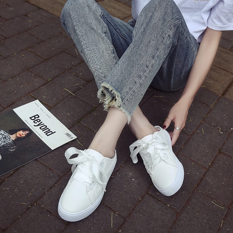 Женские летние туфли на плоской подошве белые уличные без спинки Корейская