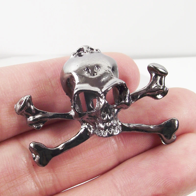 

12pcs/lot Free shipping Wholesale new Gun Black Color Skull Brooches raw and bloody bones Punk Skull Brooch Pin brooches