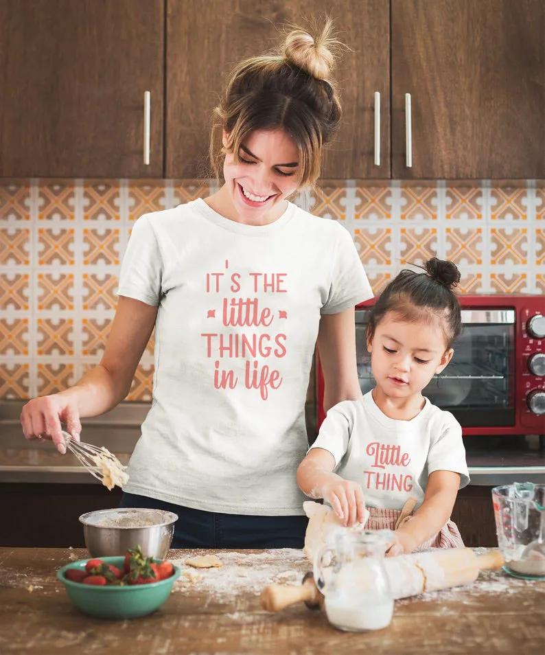 Маленькая вещь в жизни летние футболки для мамы и маленьких девочек детская