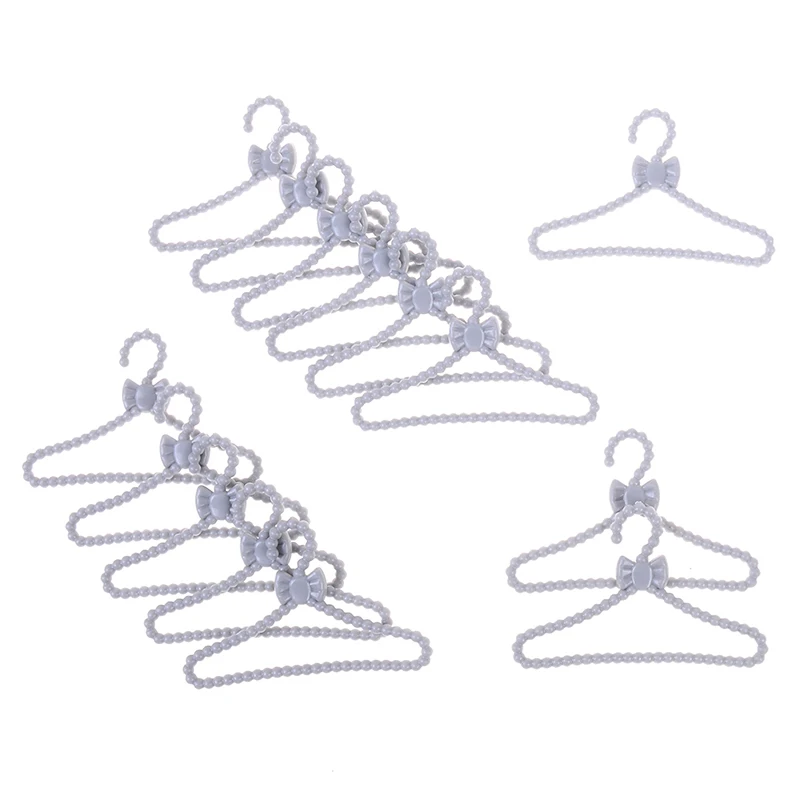 20 PCS / Pack Gray Hangers Mini Cute Wardrobe Dress Coat Clothes Plastic Accessories For Doll Dollhouse Gift Toy Lovely | Игрушки и
