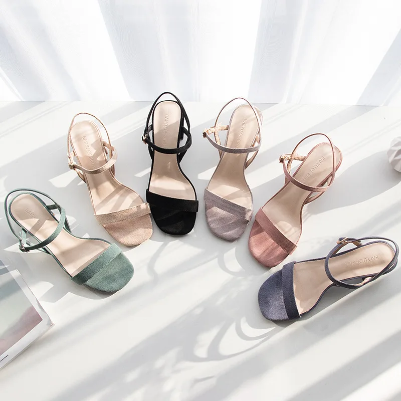 

Сандалии женские из флока, удобные босоножки на толстом каблуке 6 см, без застежки, с пряжкой, лето