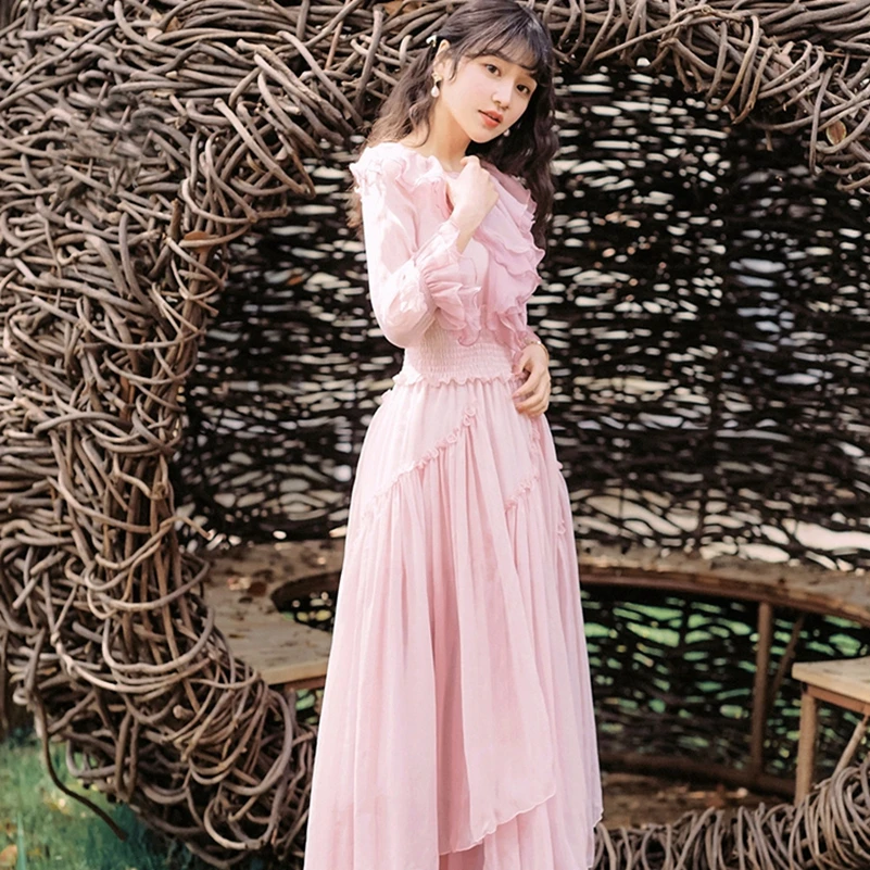 Плиссированное асимметричное платье с рукавом-колокольчиком и оборками новинка