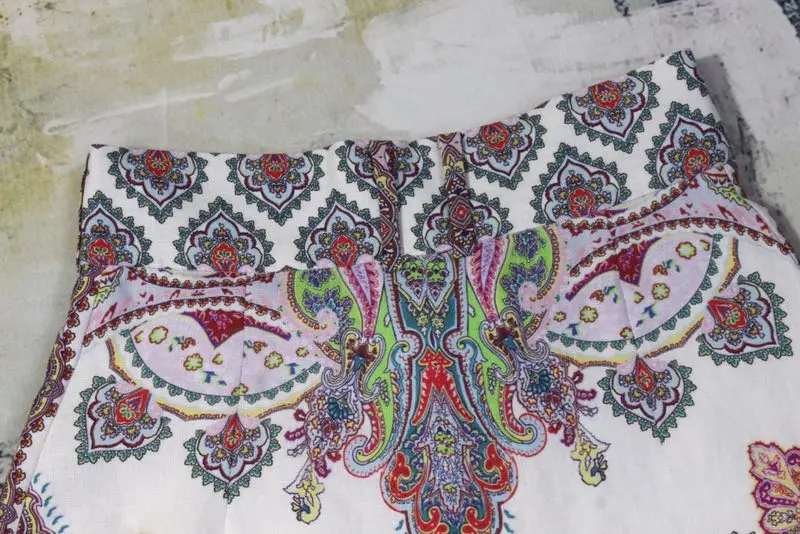 Женские филигранные льняные классические шорты Lennon Paisley Filigree Короткие
