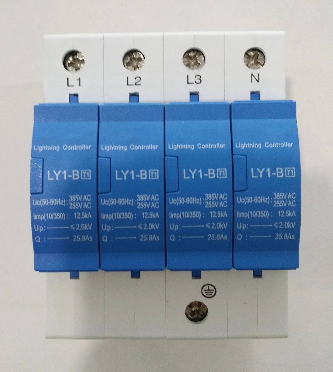 Lip12.5KA T1 молниеотвод 10/350us I Защита от перенапряжения 4P