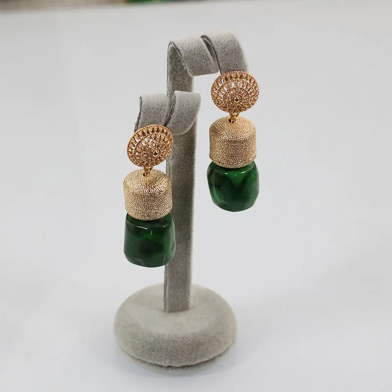 Серьги из оранжевых и зеленых коралловых бусин аксессуары африканских