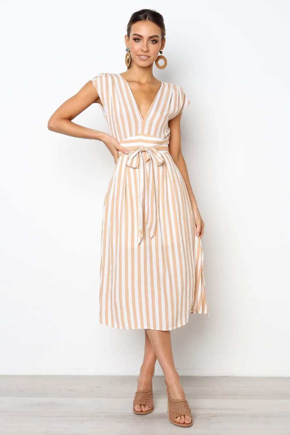 2019 Spring and summer new women's dress V-neck belt slim striped | Женская одежда