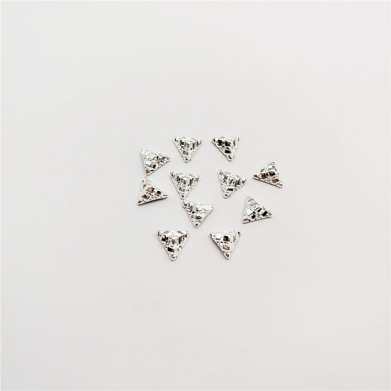 

50 PCS/bag Triangle Alloy 3D Nail Art Decoration Glittering DIY Beautiful Girl Glamour Diamonds For Manicure Decor