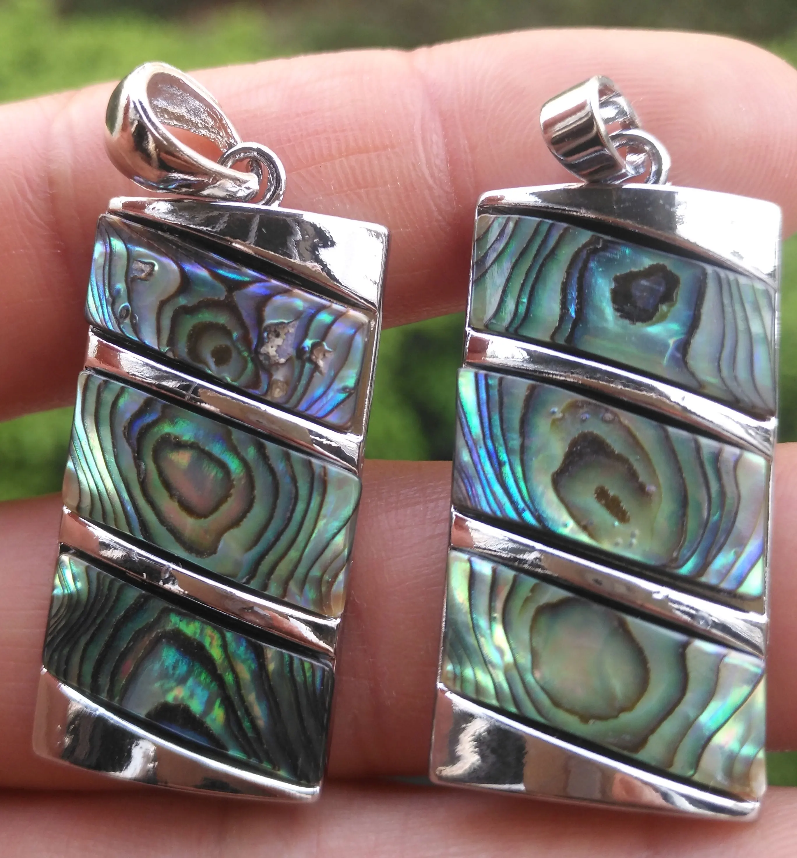 Натуральный кулон в виде раковины абалона из бусин энергии Рейки исцеляющий