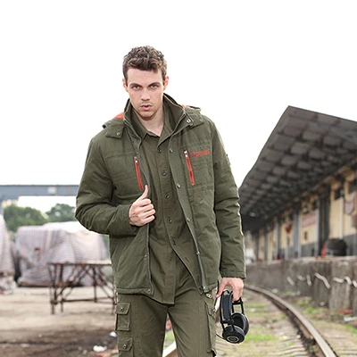 army green Зимняя мужская куртка, Брендовые пальто, хлопковые теплые стеганые пальто, куртки, военная верхняя одежда с бесплатными носками, Зеленая Мужская куртка с капюшоном - Цвет: army green
