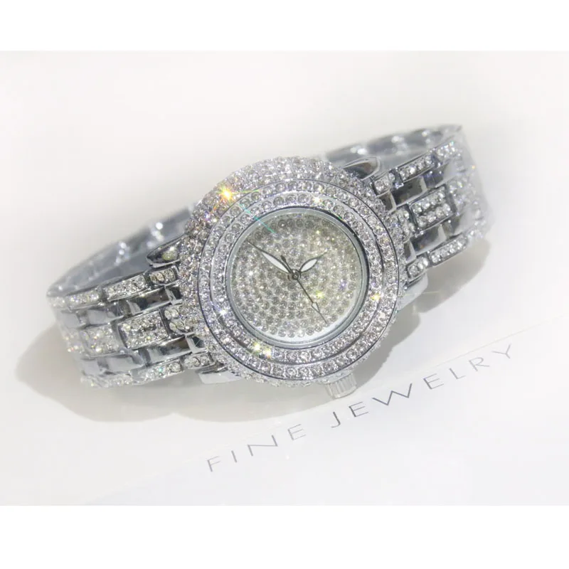 Женские кварцевые часы с кристаллами золотистые наручные для выпускного