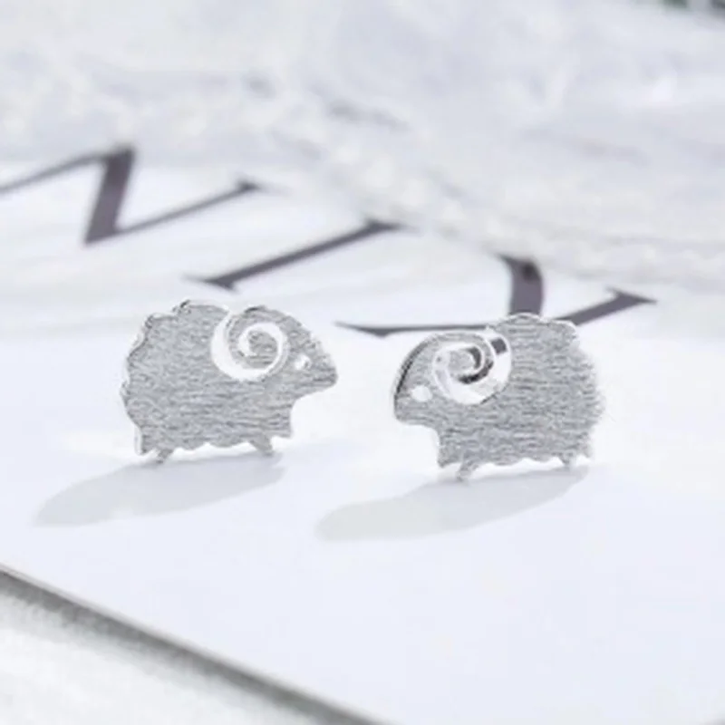 sheep Модные серебряные серьги-гвоздики для женщин и девушек, ювелирные изделия, аксессуары, рождественский подарок, корона, звезды, свадьба, крошечная Снежинка, олень - Окраска металла: sheep
