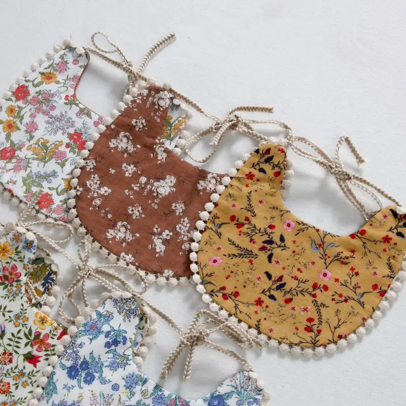 Слюнявчик из хлопка и льна с кисточками для кормления новорожденных девочек