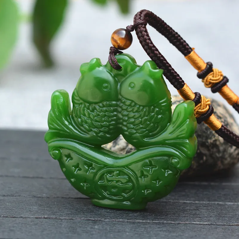 Ожерелье с зеленым кулоном высокой имитацией резной двусторонний амулет