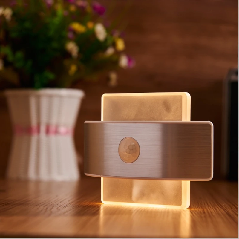Инфракрасный датчик движения светодиодный ночник аккумулятор + USB зарядное
