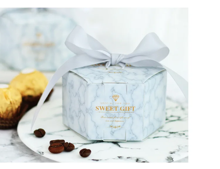 

50pcs Creative Marble Style Hexagonal Wedding Favors Candy Boxes Bomboniera Party Supplies Chocolate Gift Box Giveaways Box