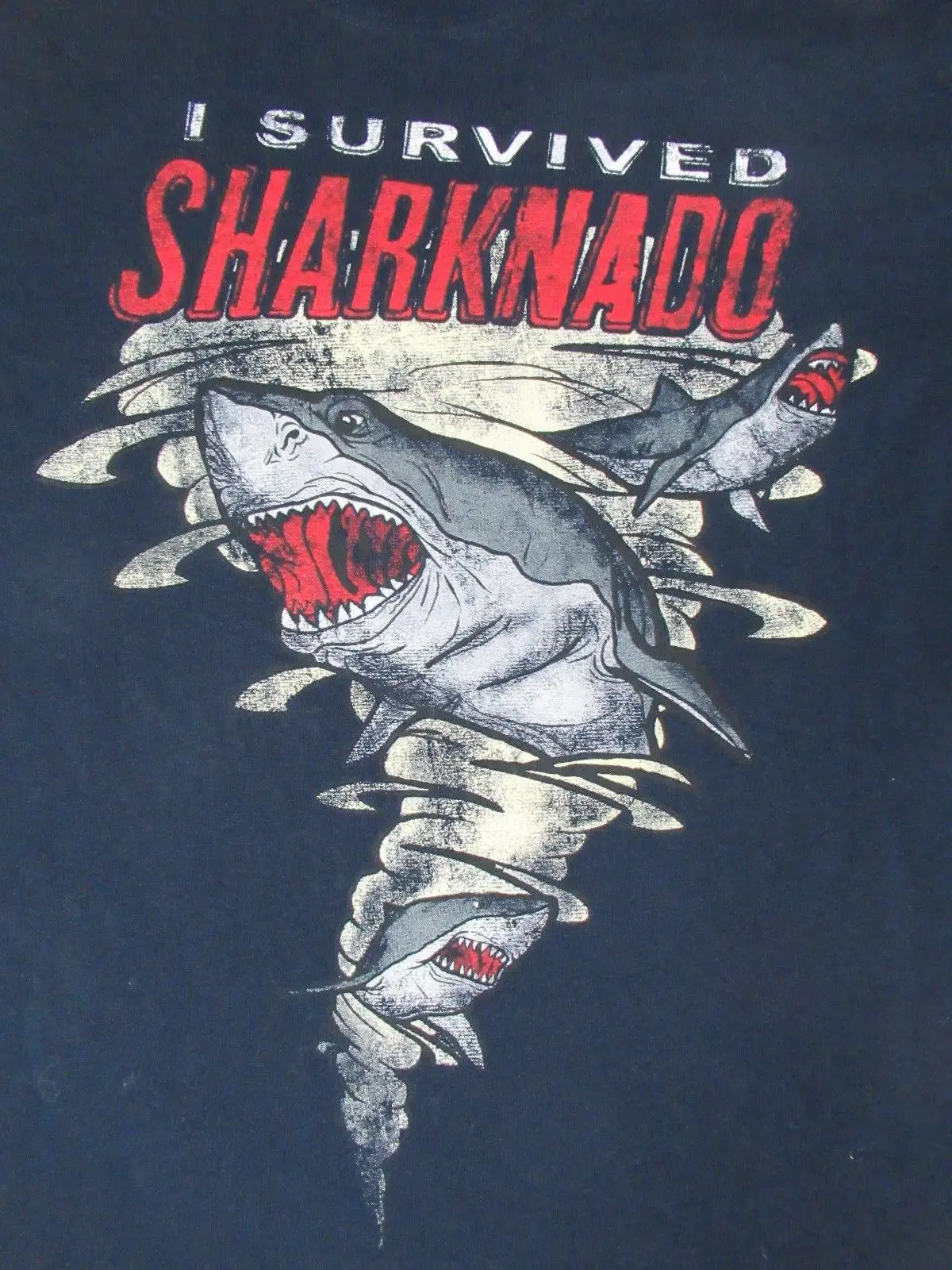 I SURVIVED SHARKNADO - ANGRY SHARKS IN TORNADO MEDIUM NAVY T-SHIRT R357 | Мужская одежда