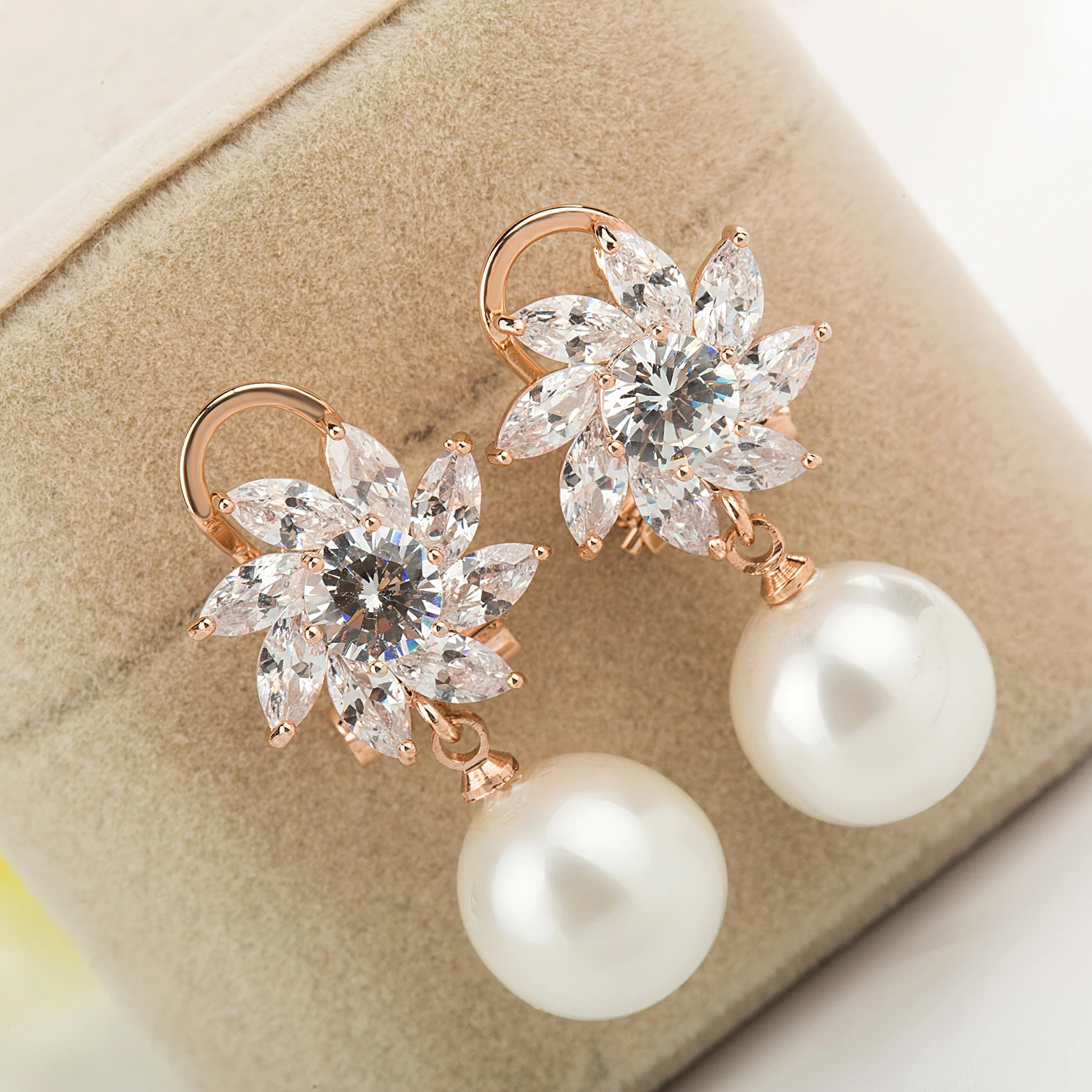Женские серьги гвоздики с фианитом в форме цветка|flower stud earrings|fashion earringsstud earrings |