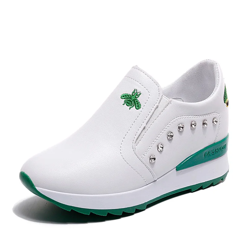 Casual High Heels Breathable Women Sneakers PU Round Toe Crystal Embroider Platform Wedges Tenis Feminino Female Vulcanize - Цвет: green