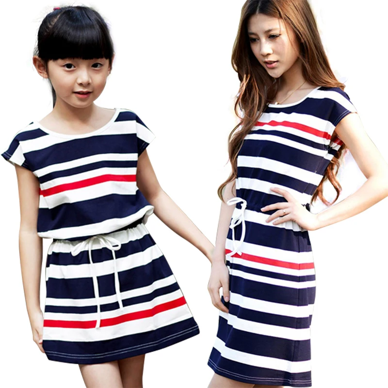 Мама и дочь платье 2016 хлопок нашивка ремень Военно-морской флот стиль Песчаный