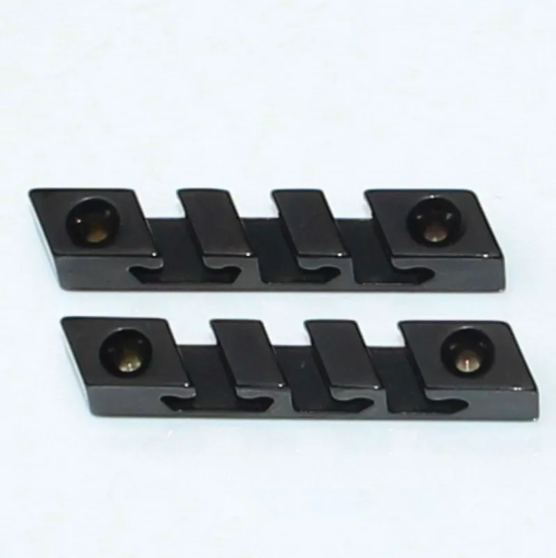 

Five-stringed electric bass head chord presser