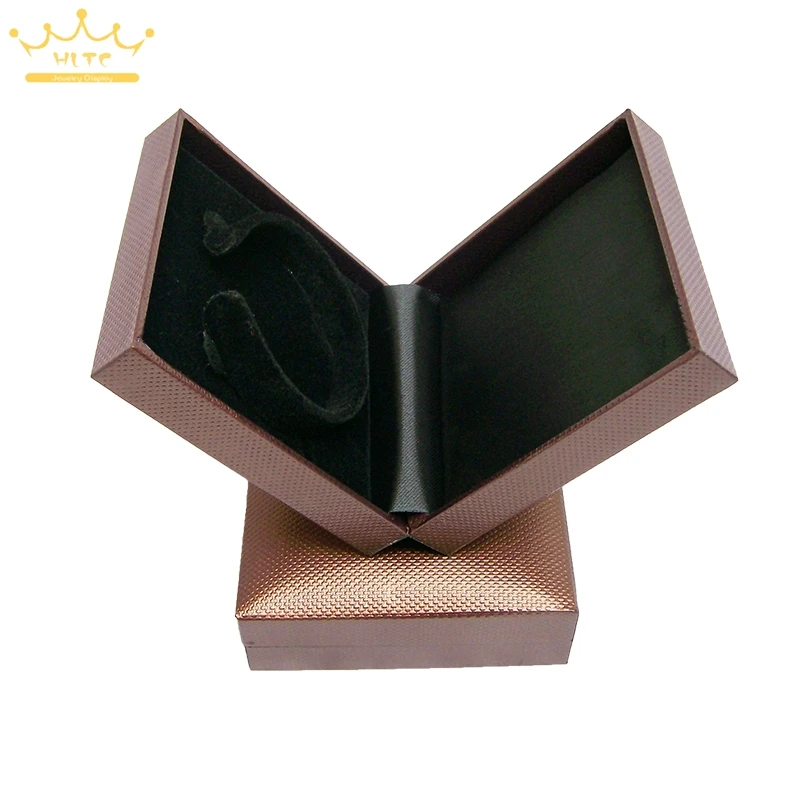 Подарочная коробка для ювелирных изделий из кожзаменителя черная бархатная