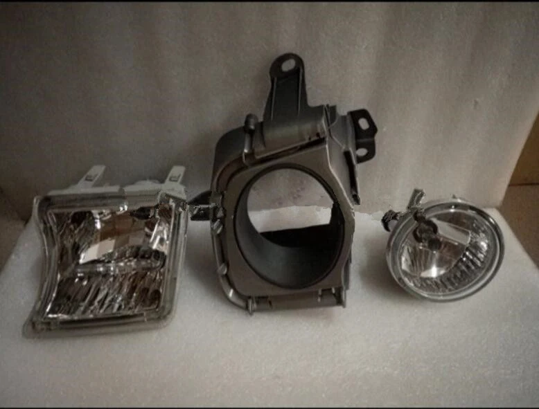 

eOsuns Front bumper light Front fog lamp for Toyota NHW30 PRIUS 2009