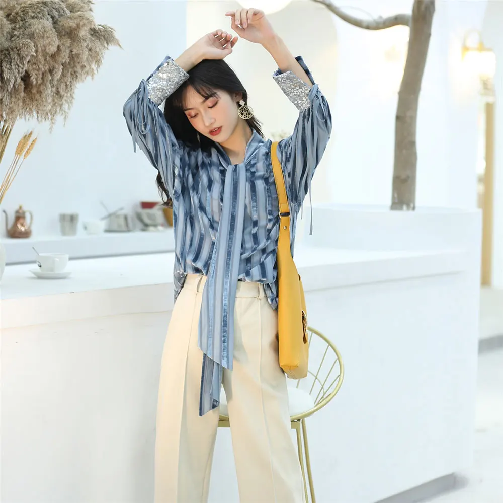 

New Women's Velour Shirt Spring and Summer 2019 Casual Vintage Lacing scarf Collar Patchwork Stripe Loose Velour Shirt Tops
