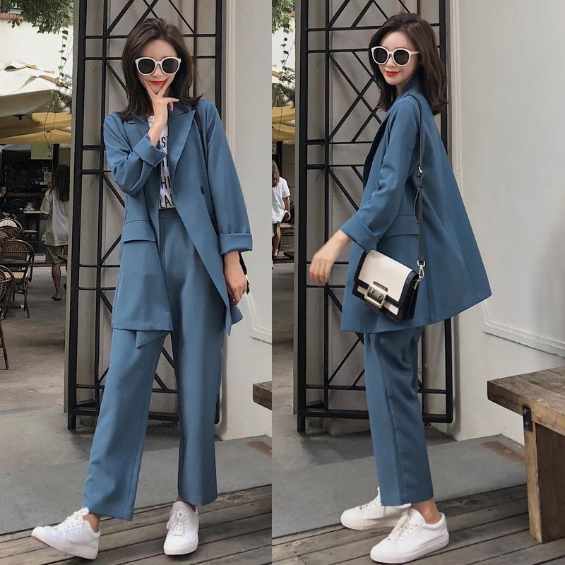 Женский комплект с отложным воротником и карманами двубортный на молнии для