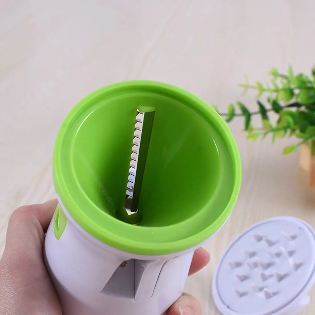 

kitchen accessories Vegetable Spiralizer Handheld Spiral Cutter Graters Household Carrot Vegetable Slicer Kitchen Tools