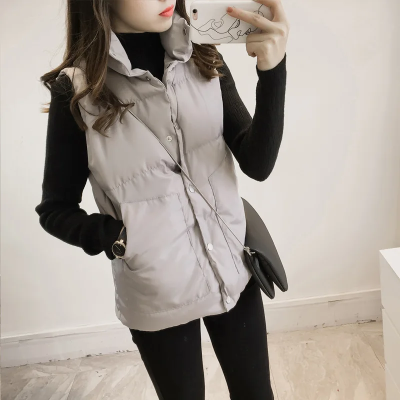 

2020 Autumn and winter new Women's Vest Ultra Light Down Vests Sleeveless Jacket size S - XXL 3 Colors