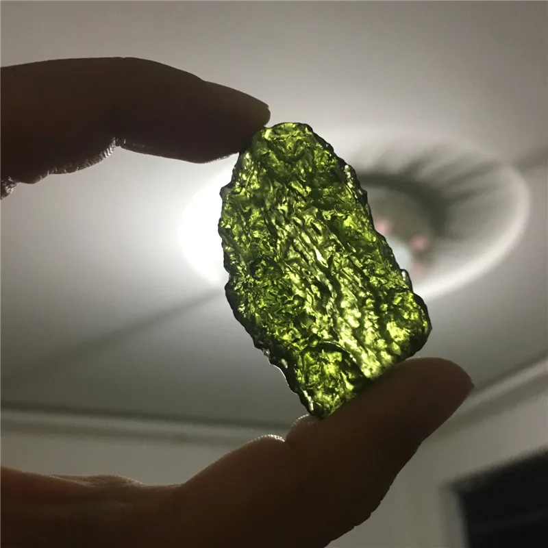 Необработанный невероятный необработанный камень moldavite 1 шт. украшение для