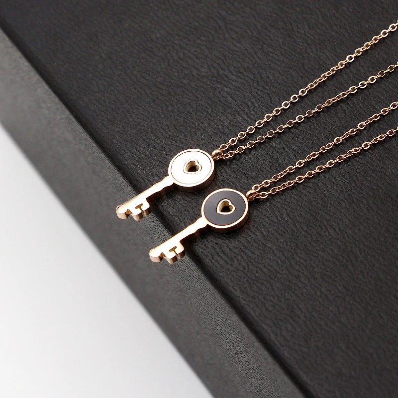 Женское ожерелье с подвеской в форме сердца цвет розовое золото