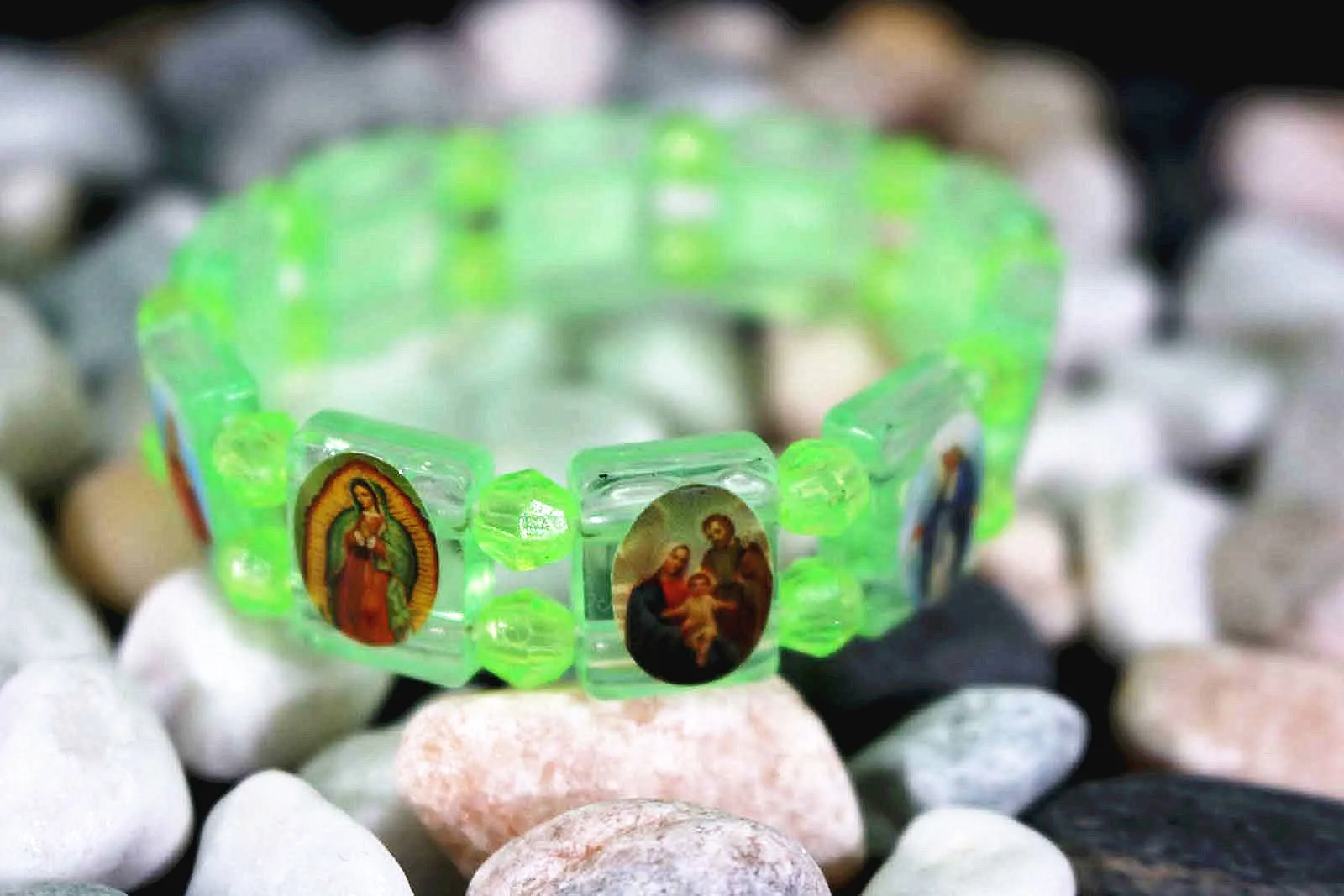 Фото 6 видов цветов X2pcs religion Jesus детская одежда пластиковые многоцветные браслеты. Подарки для детей. №4