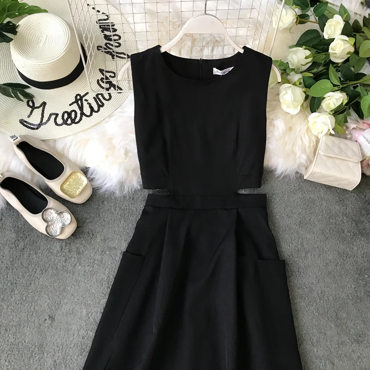 Female beach dress seaside holiday dresses dew waist sleeveless temperament of cultivate morality show thin black |
