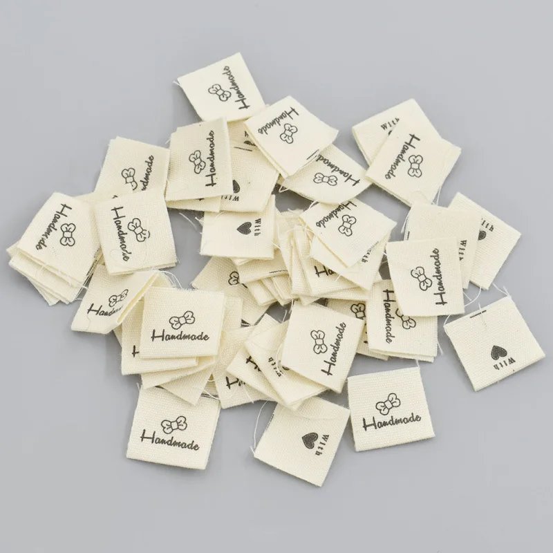 50 шт./лот швейные хлопковые этикетки ручной работы для одежды с принтом сердца