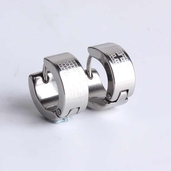 Бесплатная доставка 6 мм серебро Библия Крест 316L Нержавеющая сталь серьги для