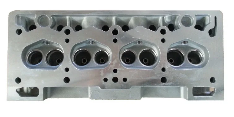 Головка блока цилиндров для Renault 847 R12/TS/R5 TX/Le car/Fuego/Trafic/R18 1937cc 1.4L 1976 79 7702131148 7702252718 7702128409| |