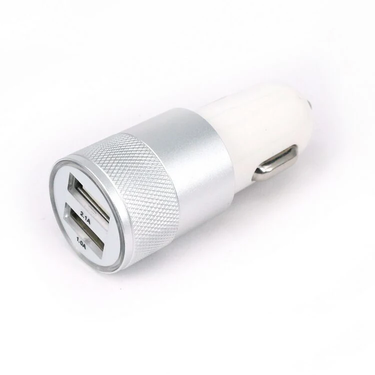 Автомобильное зарядное устройство для мобильного телефона с двумя USB