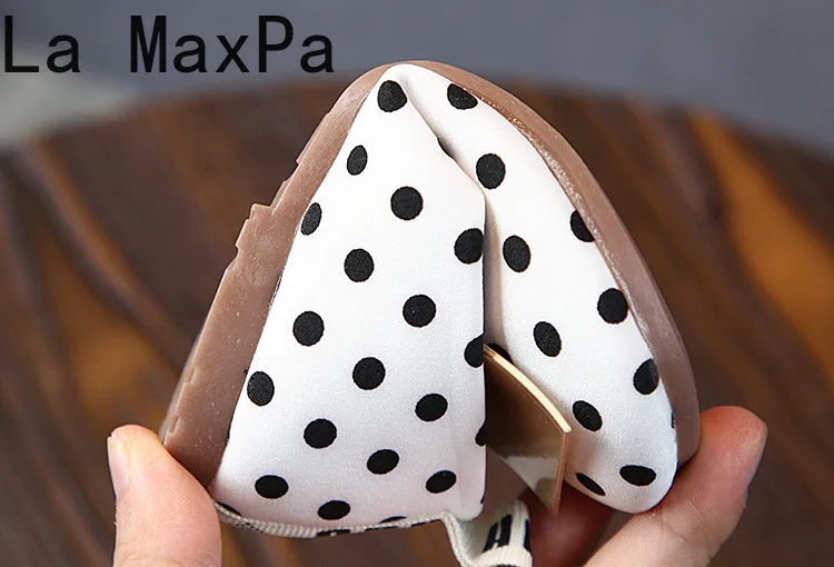 2019 Autumn new children's wear girls light shoes temperament dot metal buttons baby soft Kids |