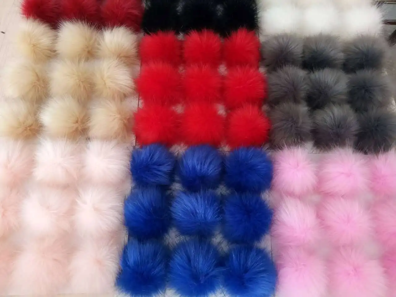 2 шт./лот 8/10/12/15 см DIY искусственный мех енота меховым помпоном, головные уборы, меховыми помпонами для Для женщин детская шапочка Шапки шапки меха лисы мяч для обуви шапки сумки F321