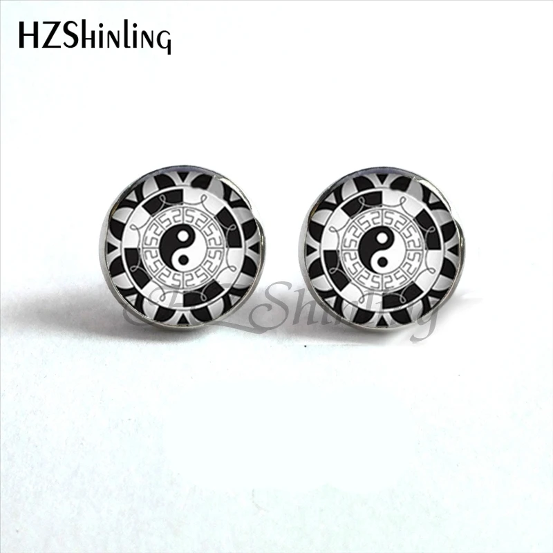 Серьги гвоздики NES 00100 Yin Ying Yang магический знак дзен стеклянные серьги с кабошоном