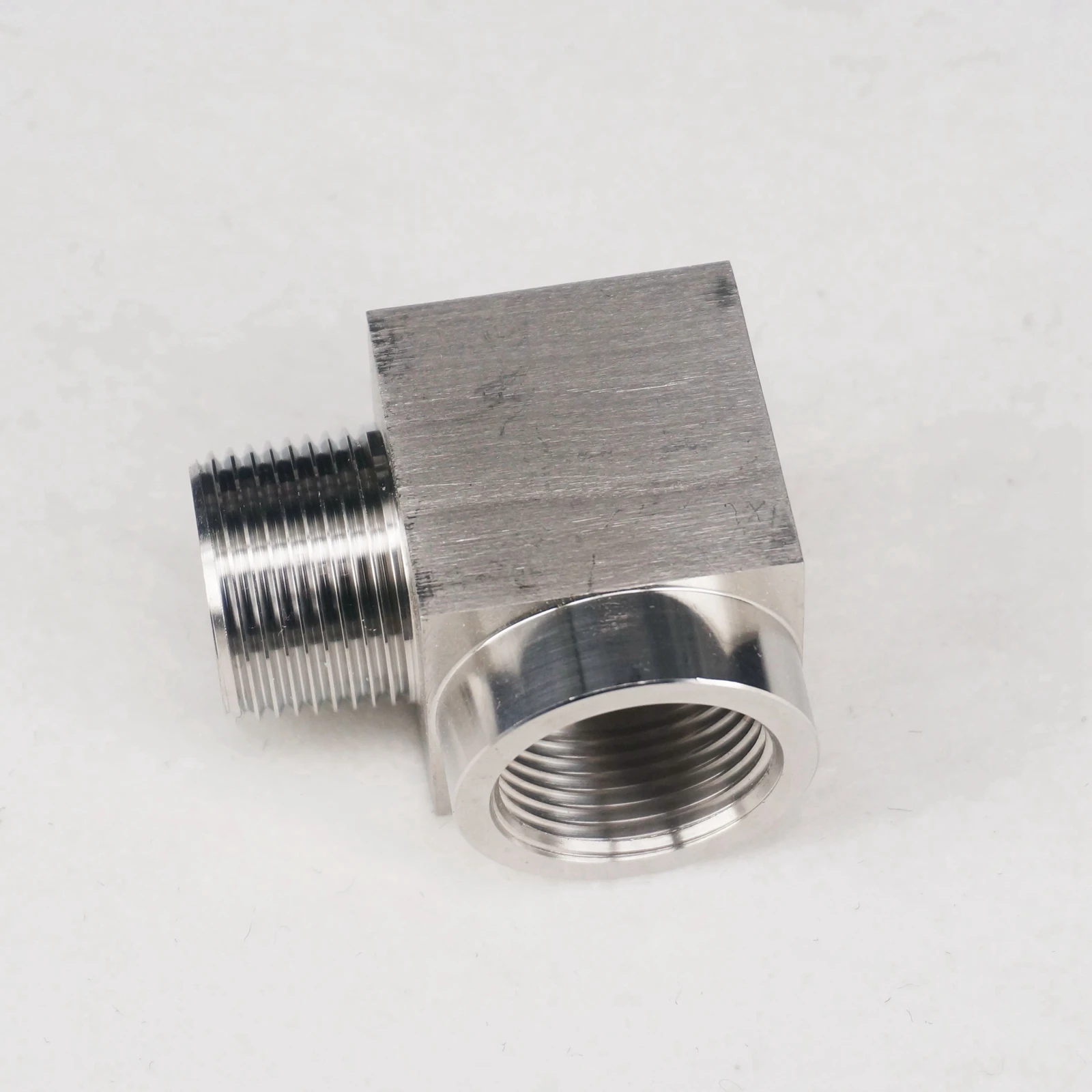 Колено с внутренней резьбой BSP 3/4 дюйма на внутреннюю резьбу 90 градусов 304